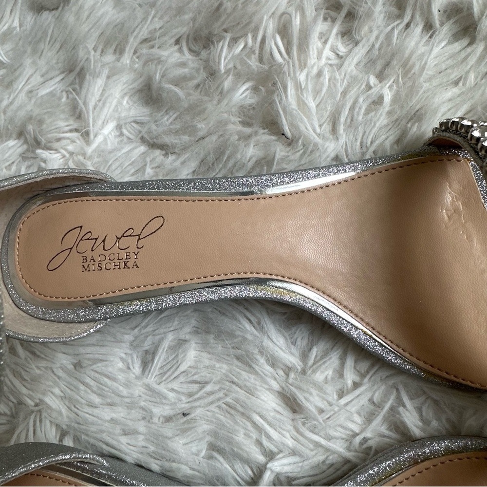 Jewel Badgley Mischka Lora Low Wedge Heeled Sandal Sliver Glitter New Size 8 - Picture 3 of 7